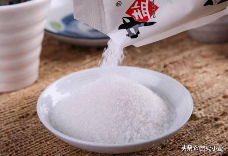 衣服掉色了怎么能恢复原来的颜色-1 衣服掉色了怎么能恢复原来的颜色-1