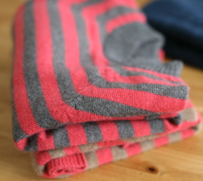 衣服掉色了怎么能恢复原来的颜色-1 衣服掉色了怎么能恢复原来的颜色-1