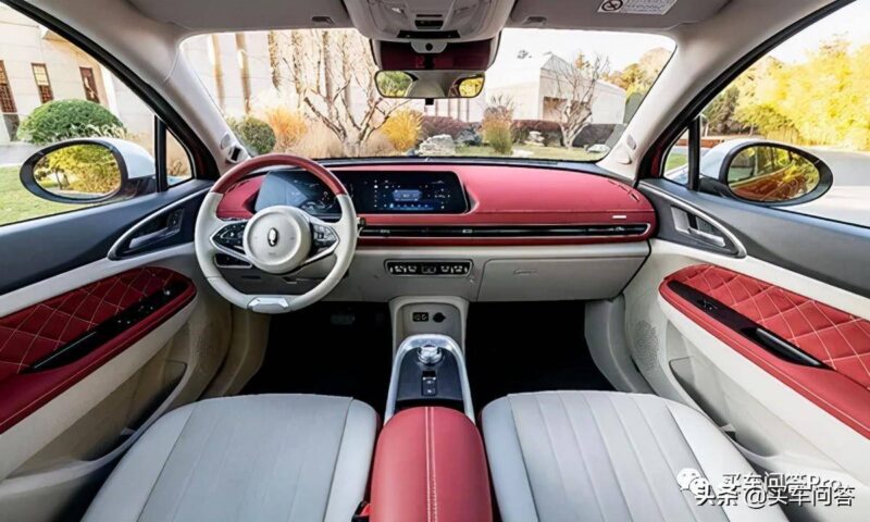 适合女生开的车10万左右自动挡(女士开的小型车自动挡推荐)-1