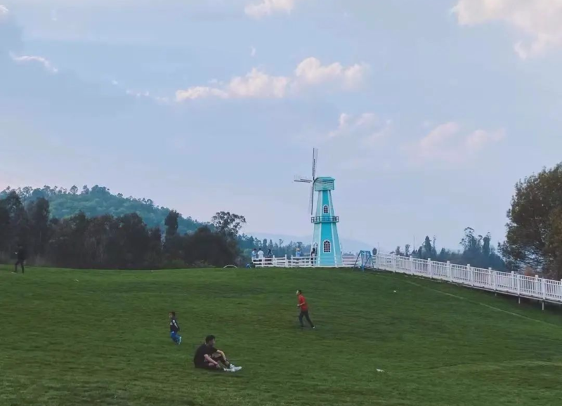 昆明周边附近好玩的地方有哪些(适合亲自游玩的地方)-1 昆明周边附近好玩的地方有哪些(适合亲自游玩的地方)-1