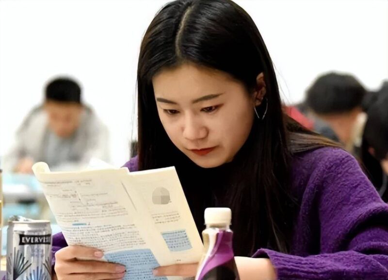什么行业发展前景最好(大学校园里吃香的行业)-1