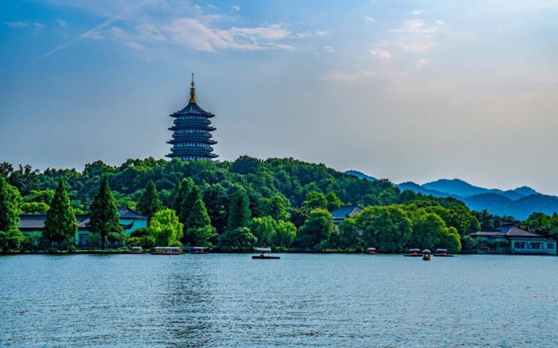 情侣必去的十大旅游胜地（中国十大情侣旅游胜地）-1