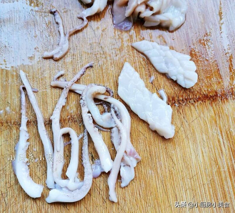 冷冻鱿鱼怎么处理干净?冷冻小鱿鱼处理干净-1 冷冻鱿鱼怎么处理干净?冷冻小鱿鱼处理干净-1