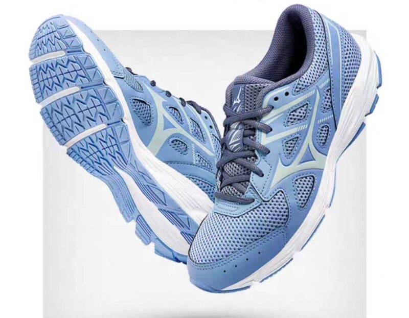 跑鞋推荐性价比前十名(性价比最高的运动鞋品牌排行榜)-1