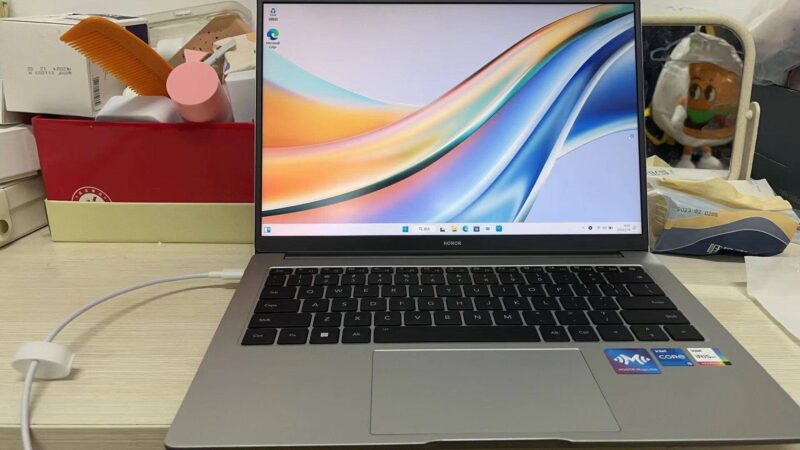 笔记本电脑排行榜前十名(学生电脑笔记本推荐)-1 笔记本电脑排行榜前十名(学生电脑笔记本推荐)-1