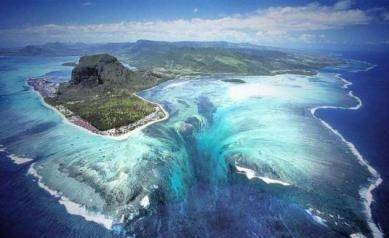 全球最美十大海岛(世界十大海岛排行榜)-1