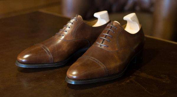 品牌男鞋排行榜前十名(国际一线品牌男鞋排名)-1 品牌男鞋排行榜前十名(国际一线品牌男鞋排名)-1