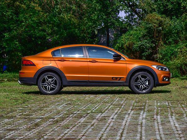 适合女生开的底盘高的车型(底盘高的轿车排名前十)-1 适合女生开的底盘高的车型(底盘高的轿车排名前十)-1