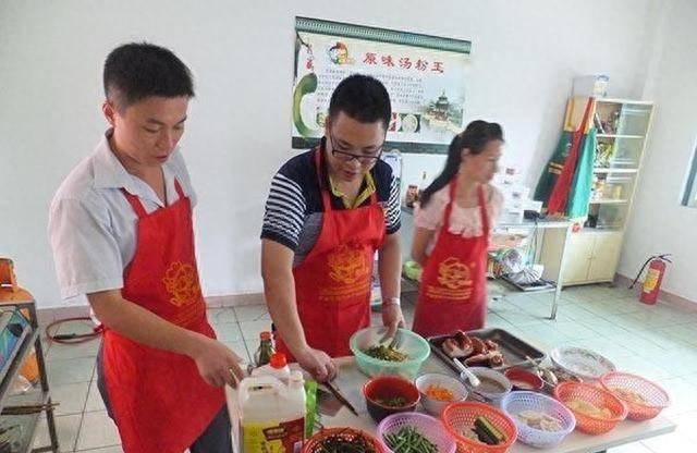 适合一个女人做的小吃有哪些？投资2～3万小生意-赚在家创业号
