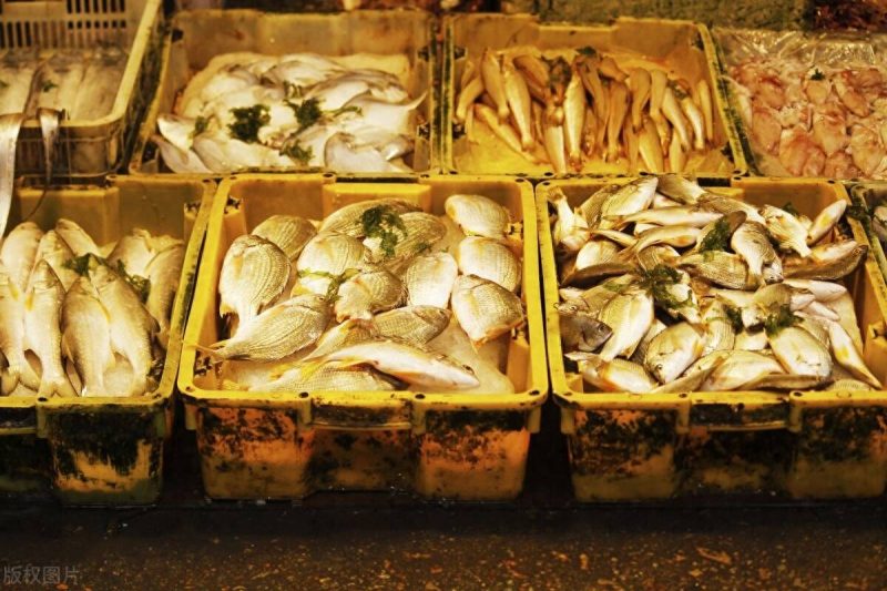 摆地摊卖什么最吸引人-1