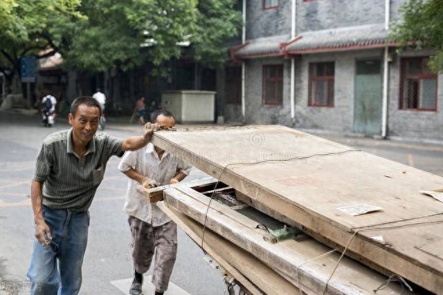 15岁不上学干什么赚钱-1