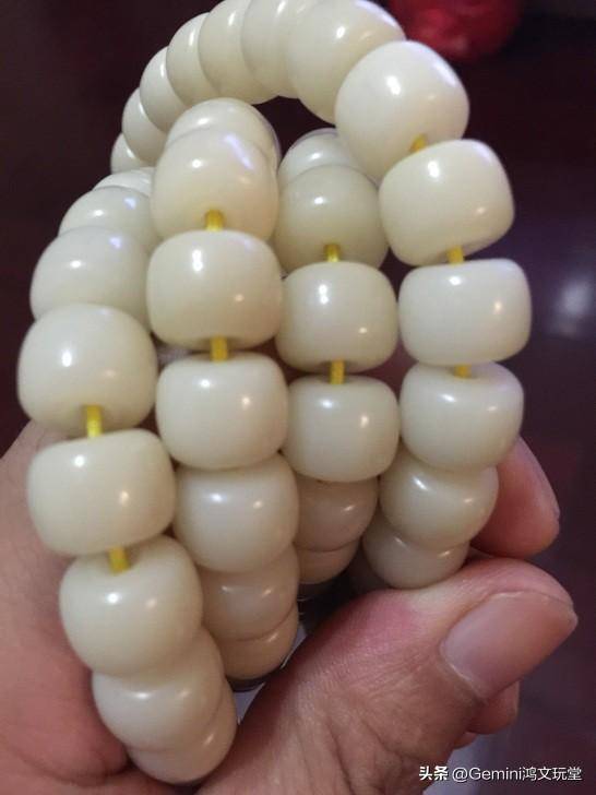 白玉菩提变色8个过程图-赚在家创业号