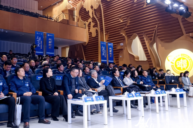 华为“天才少年”在上海创业获百万元大奖,用AI变革高端制造业-专在家创业网